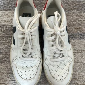 VEJA SNEAKERS